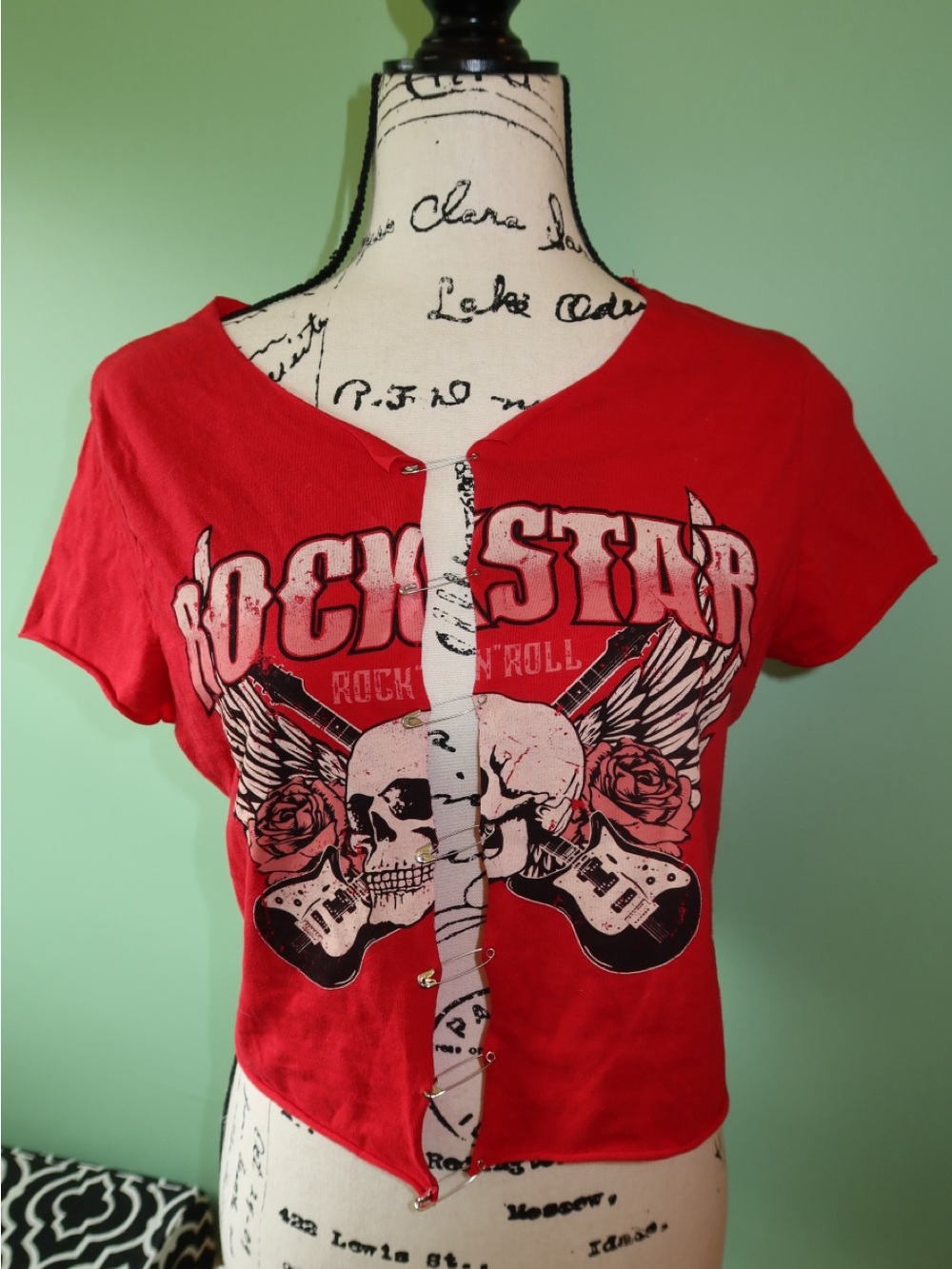 Windsor Rock Star Graphic Red Women's Crop Top